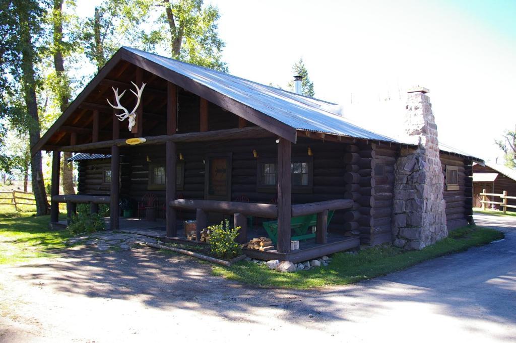 Parade Rest Ranch 웨스트 엘로스톤 외부 사진