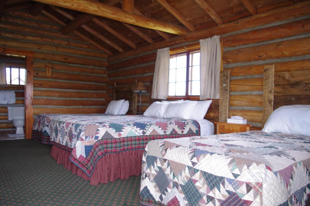 Parade Rest Ranch 웨스트 엘로스톤 외부 사진